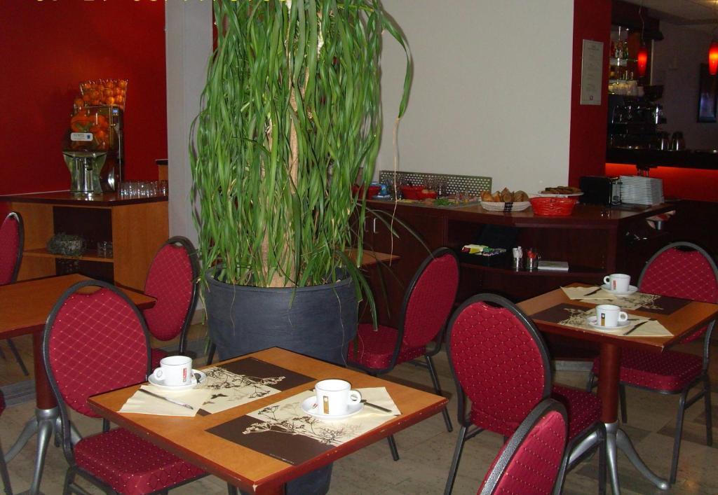 Hotel Restaurant Du Parc De La Colombiere Dijon Dış mekan fotoğraf